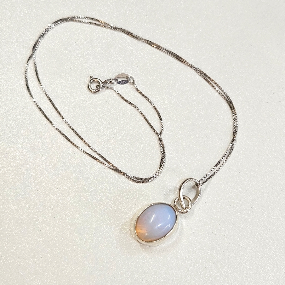 Sterling Silver Opalite Pendant Necklace & 925 18" Box Chain